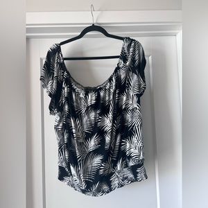 Forever 21 Plus Knit Top Floral pattern off the shoulder, above waist length